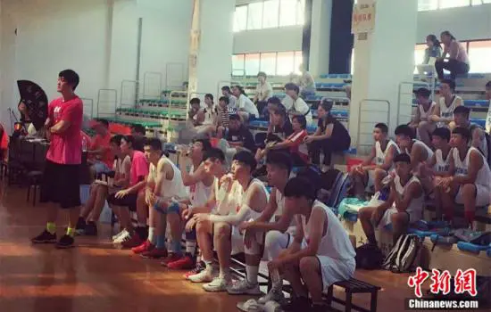 适合不同年龄段篮球爱好者的体能训练方案_0